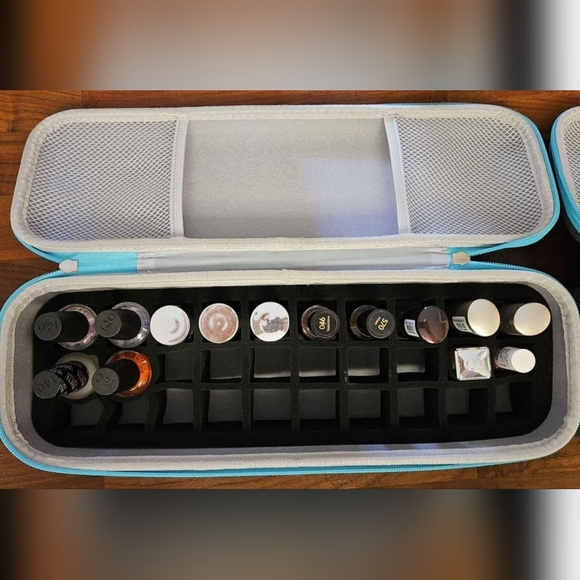 OPI Nail Lacquer with carrying cases - Picture 2 of 10